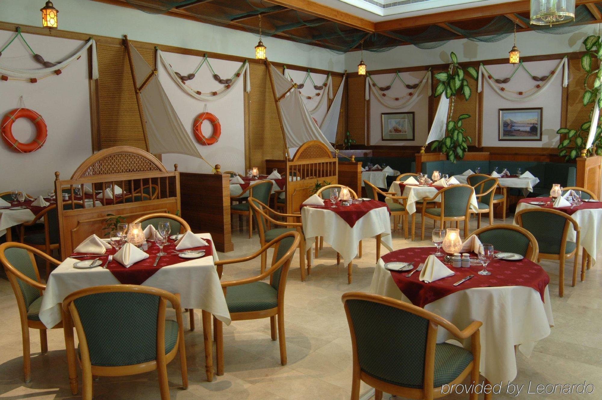 Sur Plaza Hotel Restaurant foto